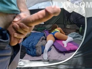 đi cắm trại chung, nam thanh niên làm tình cô vợ ông hàng xóm